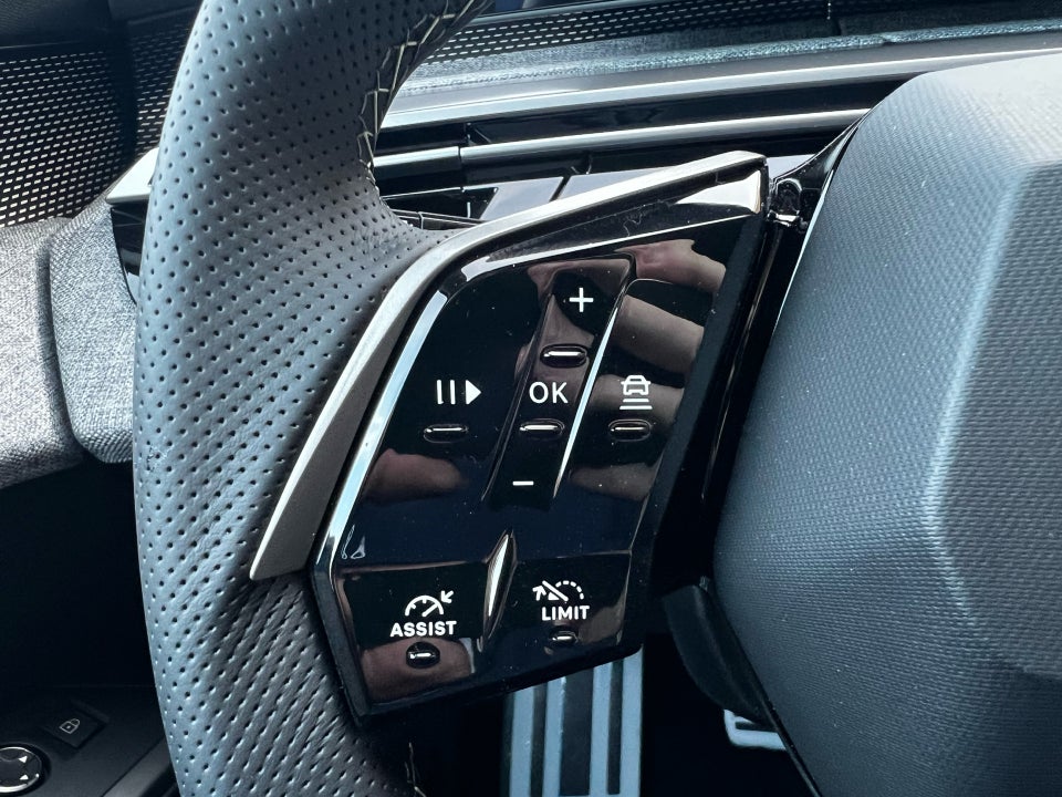 Peugeot e-5008 77 GT Pack 7prs 5d