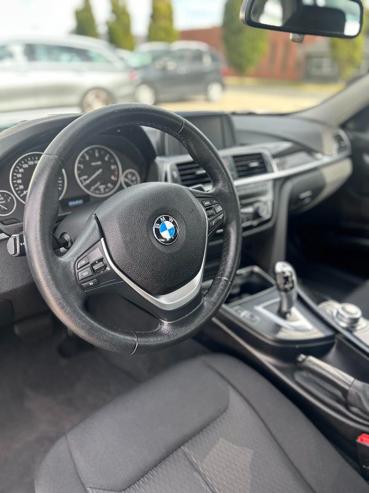 BMW 320d 2,0 Touring Connected aut. 5d