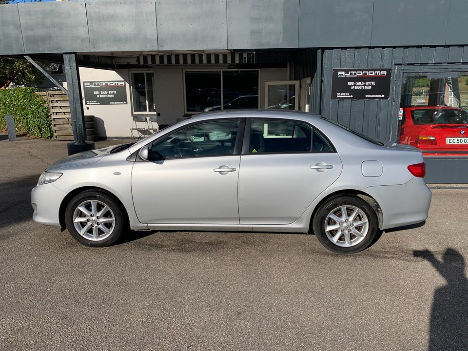 Toyota Corolla 1,6 Luna 4d