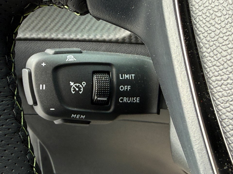 Peugeot e-208 54 GT Pack 5d
