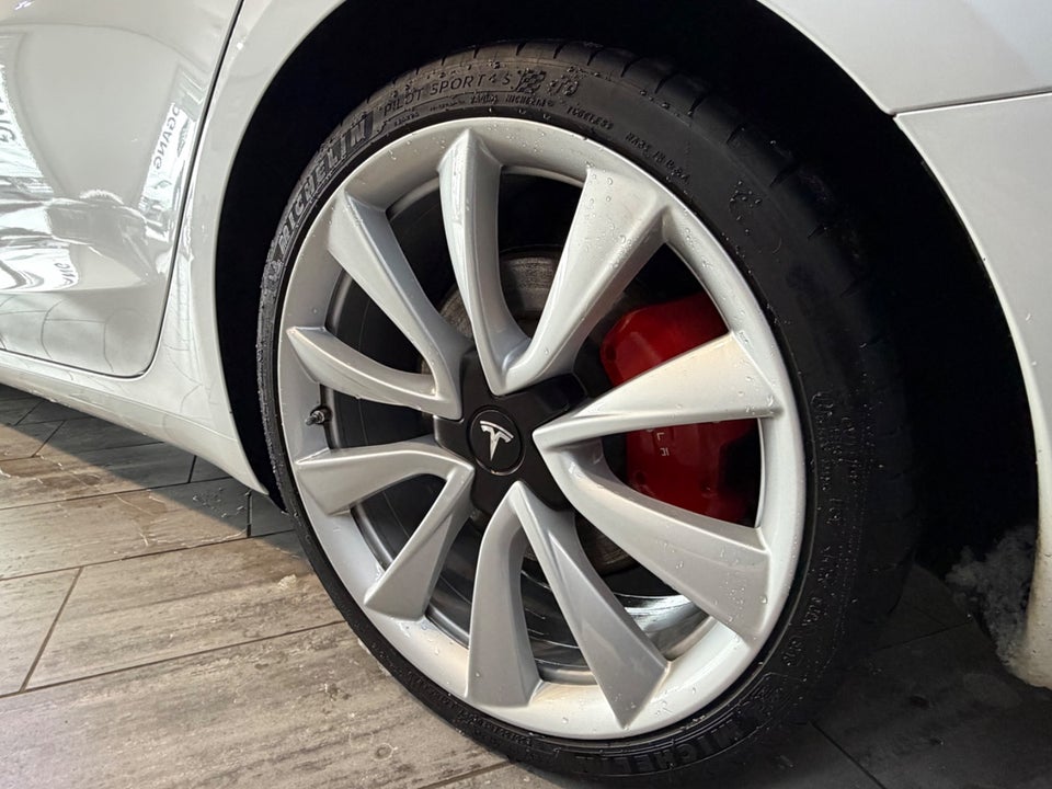 Tesla Model 3 Performance AWD 4d