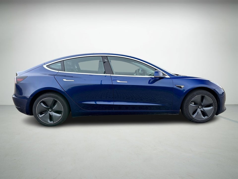 Tesla Model 3 Standard Range+ RWD 4d