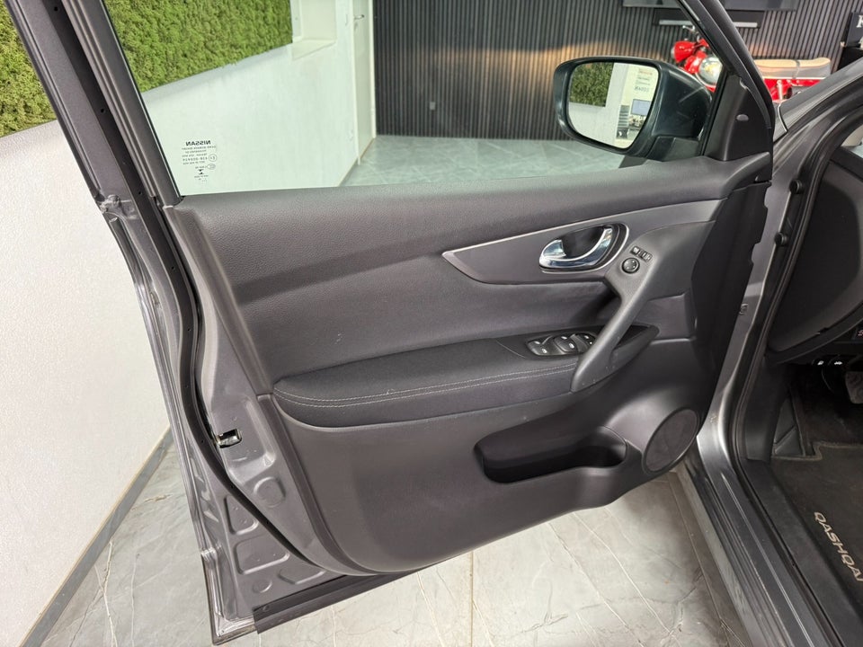Nissan Qashqai 1,2 Dig-T 115 N-Connecta 5d