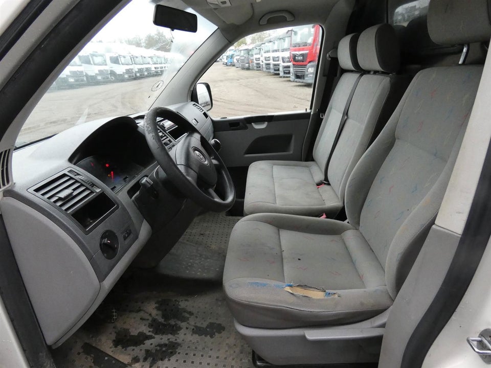 VW Transporter 1,9 TDi 102 lang 5d