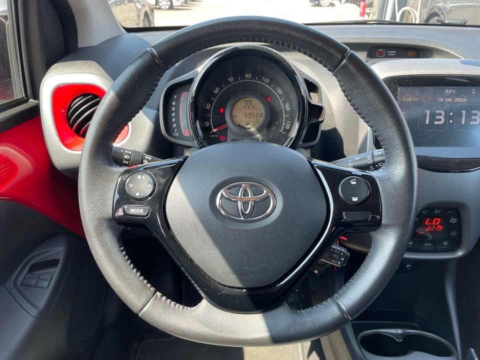 Toyota Aygo 1,0 VVT-i x-press 5d