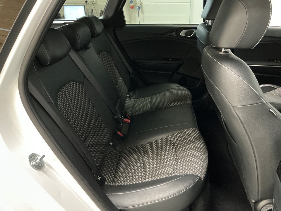 Kia Ceed 1,6 PHEV Upgrade SW DCT 5d