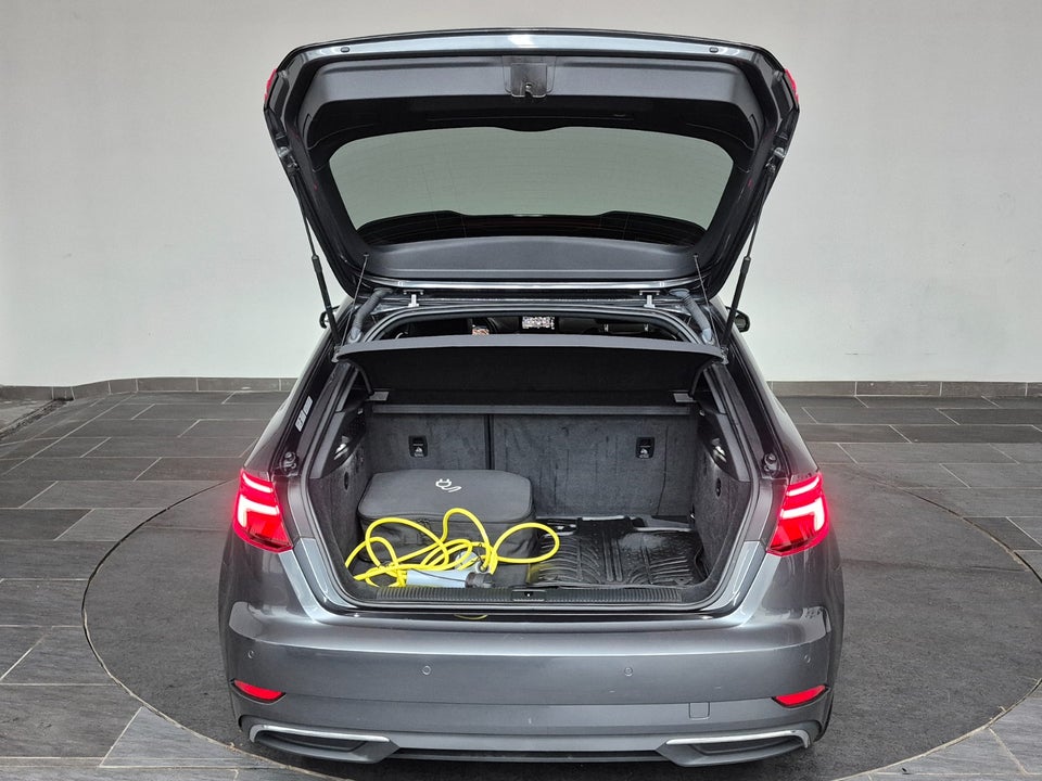 Audi A3 1,4 e-tron S-line Sportback S-tr. 5d