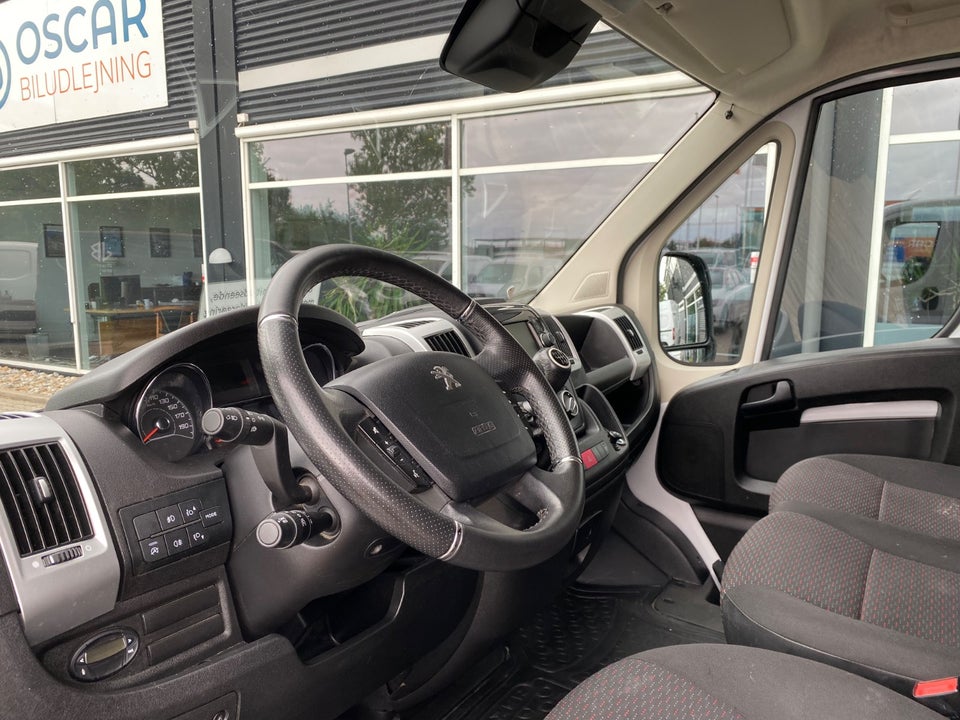 Peugeot Boxer 333 2,2 BlueHDi 140 L2H1 Premium