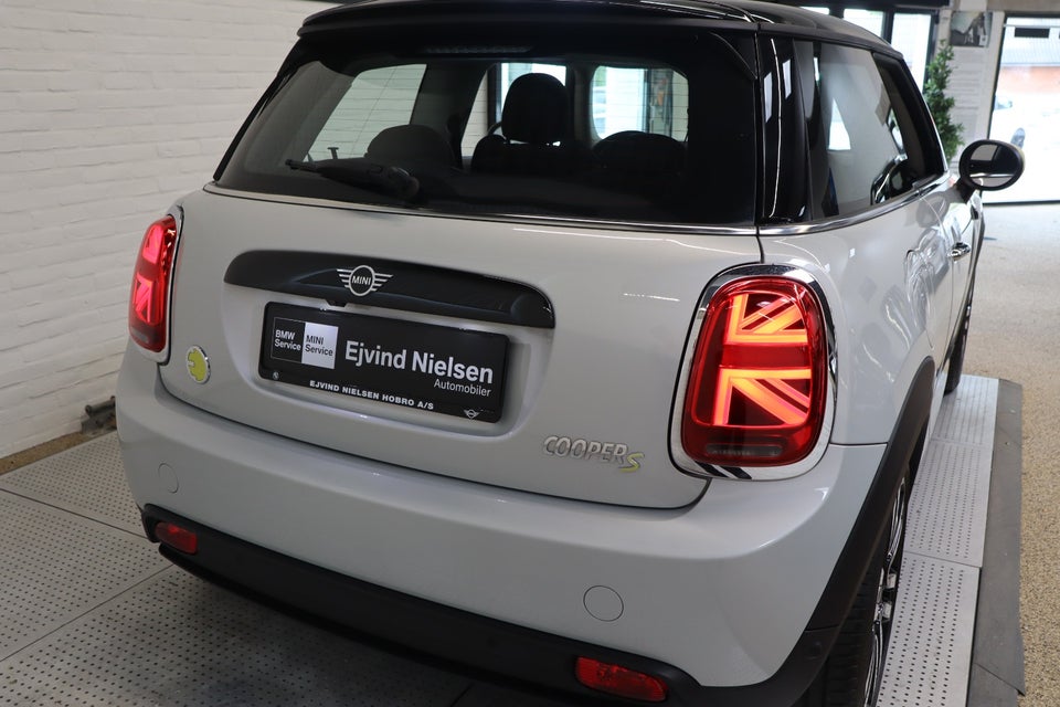 MINI Cooper SE Camden Edition 3d