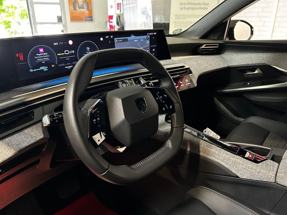 Peugeot e-5008 77 Allure Pack 7prs 5d