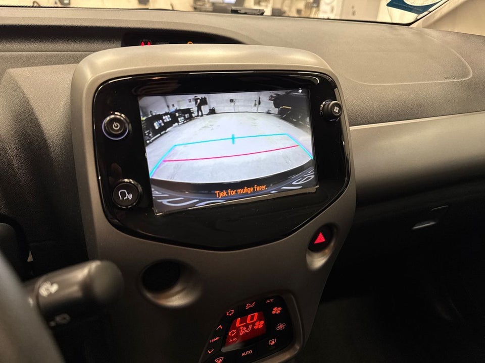 Toyota Aygo 1,0 VVT-i x-press 5d