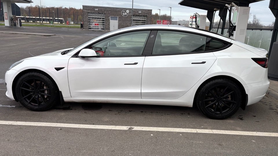 Tesla Model 3 Standard Range+ RWD 4d