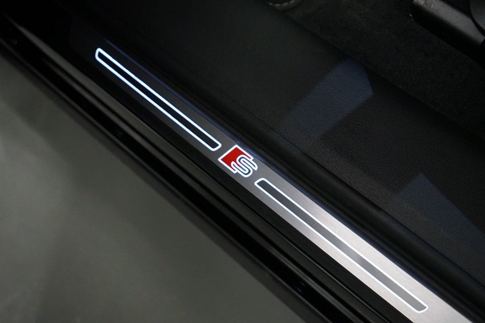Audi e-tron 55 S-line Sportback quattro 5d
