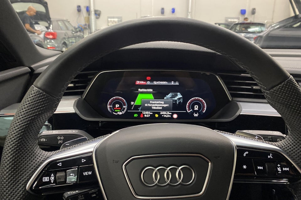 Audi Q8 e-tron 55 S-line quattro 5d