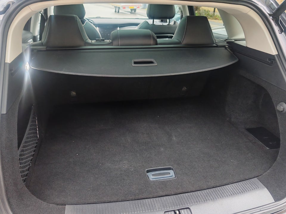 MG Marvel R Luxury 5d