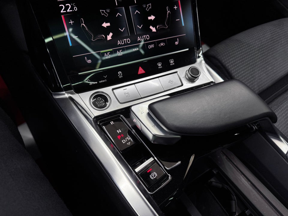 Audi e-tron 55 S-line quattro 5d