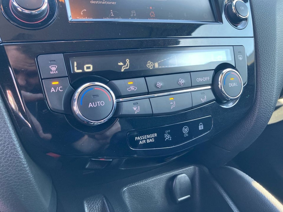 Nissan Qashqai 1,3 Dig-T 160 N-Connecta 5d