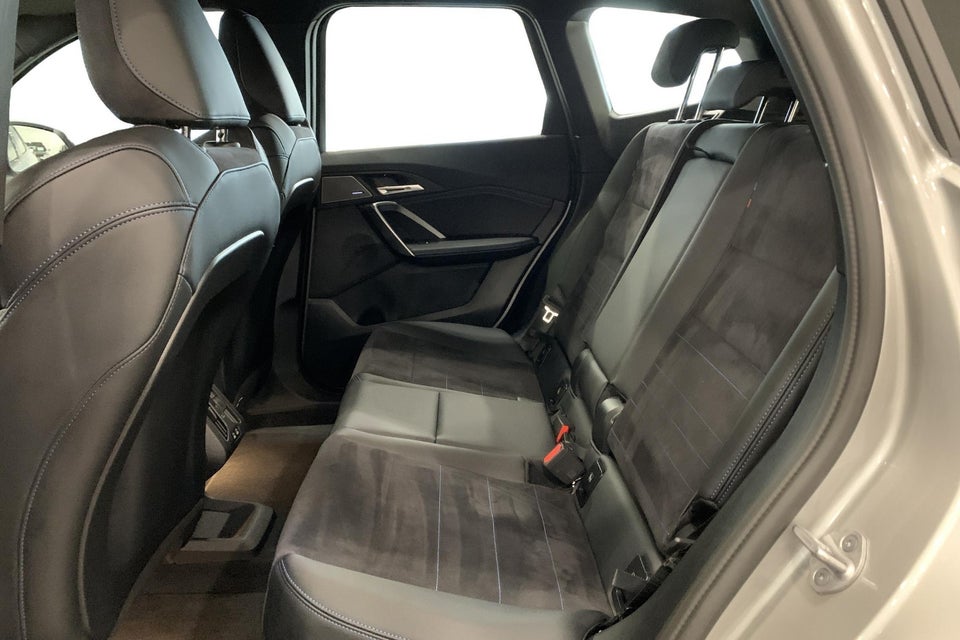 BMW iX1 eDrive20 Fully Charged 5d