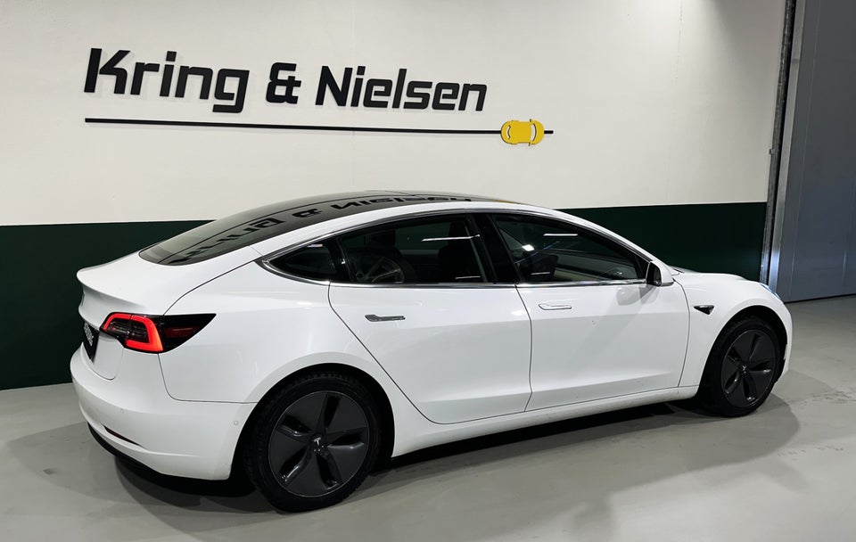 Tesla Model 3 Standard Range+ RWD 4d