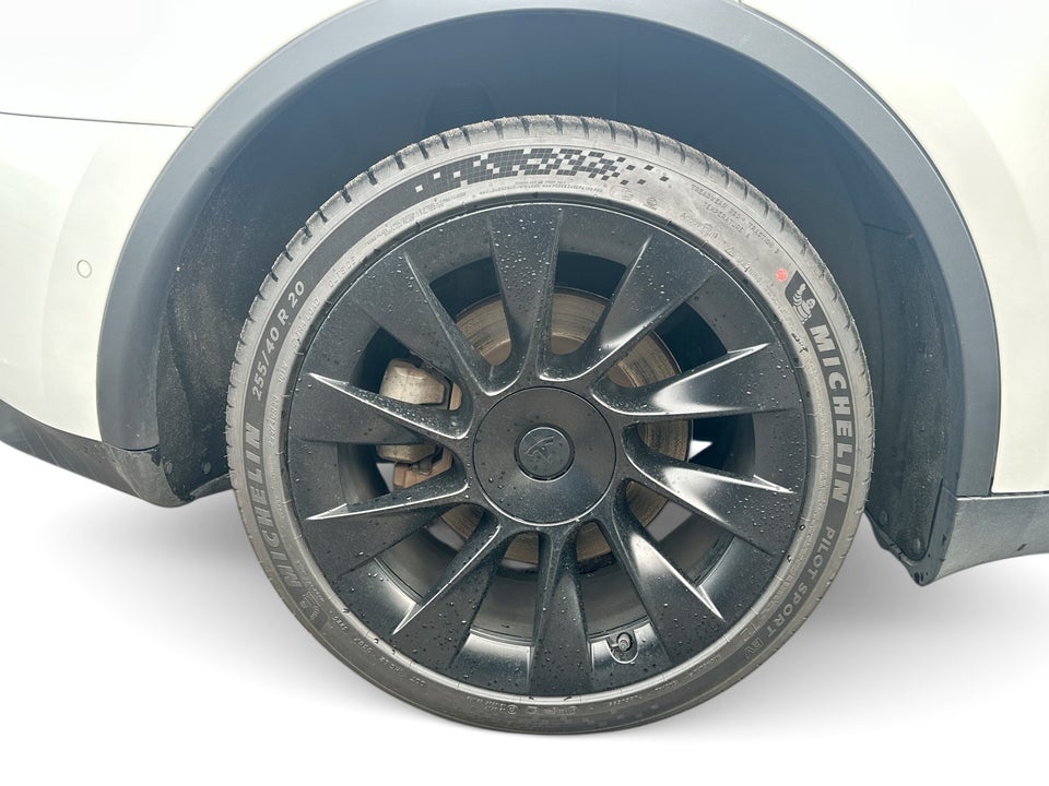 Tesla Model Y Long Range AWD 5d
