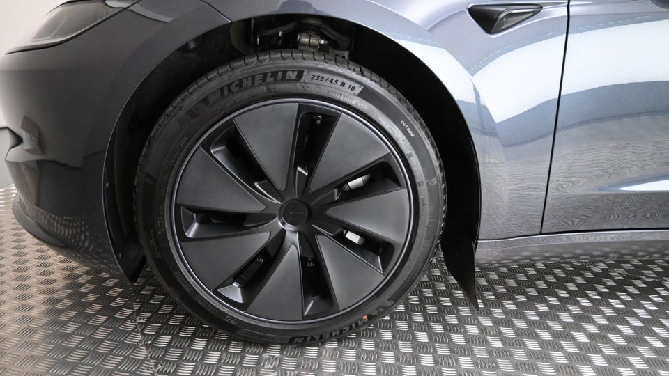 Tesla Model 3 RWD 4d