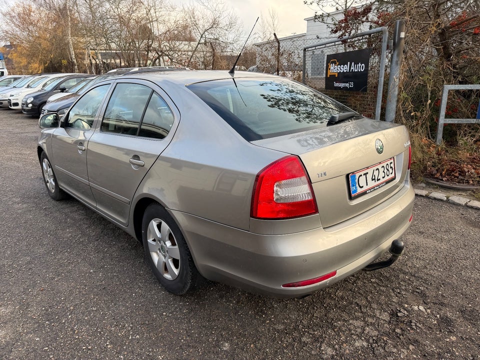Skoda Octavia 1,6 TDi 105 Elegance DSG 5d