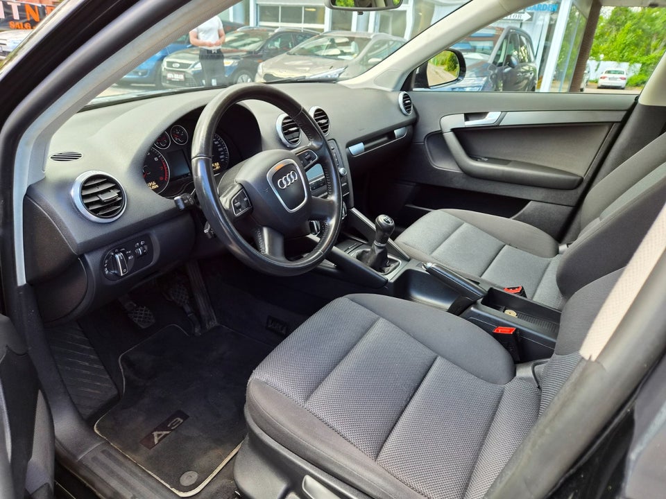 Audi A3 1,6 Ambiente Sportback 5d