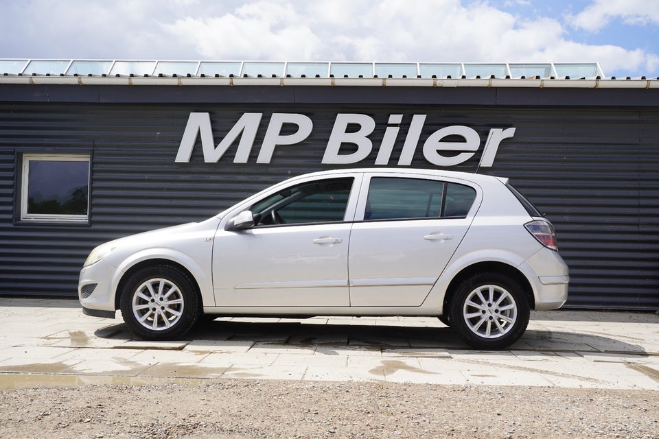 Opel Astra 1,4 16V Enjoy 5d