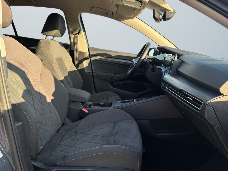 VW Golf VIII 1,4 eHybrid DSG 5d