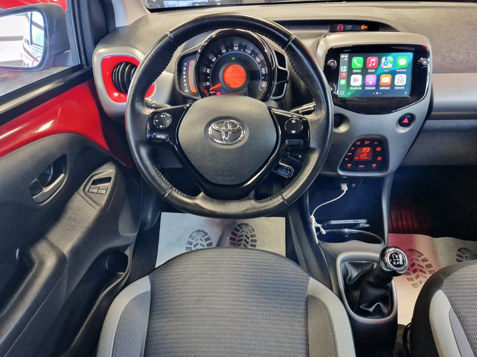 Toyota Aygo 1,0 VVT-i x-press 5d