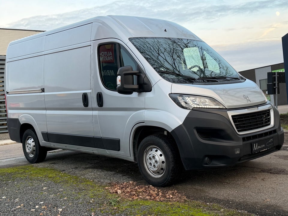 Peugeot Boxer 333 2,2 BlueHDi 140 L2H2 Premium