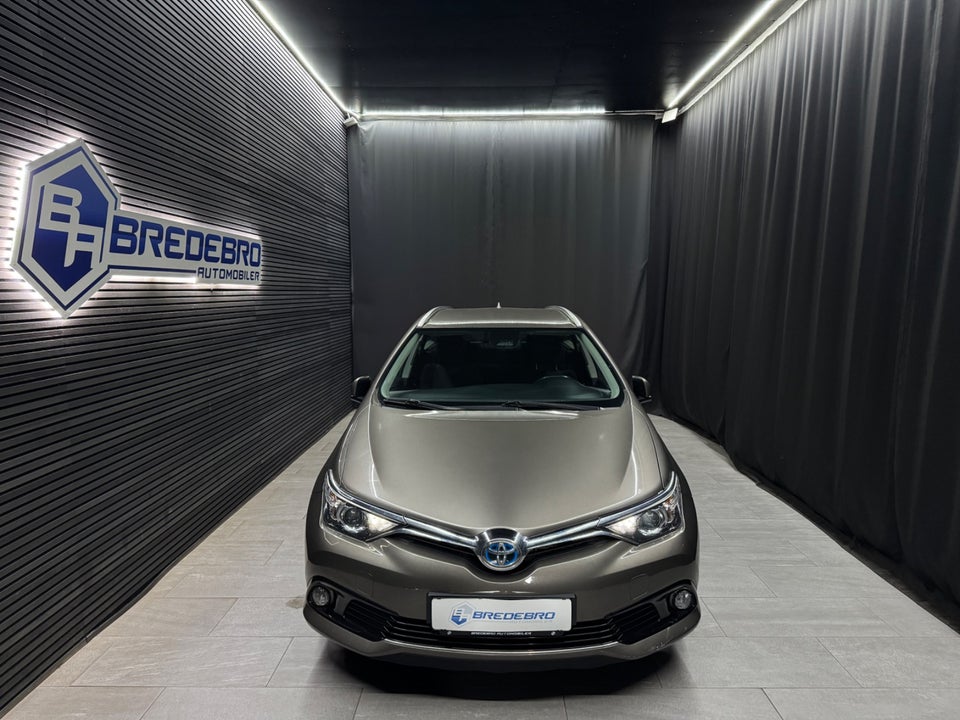 Toyota Auris 1,8 Hybrid H1 Touring Sports CVT 5d