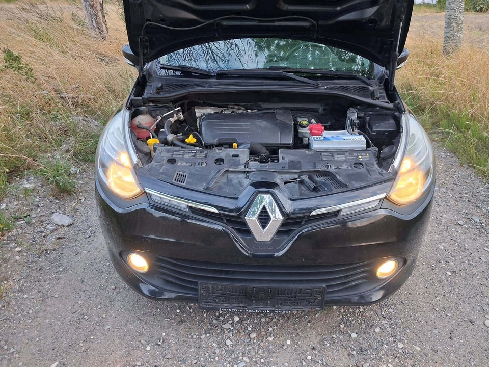 Renault Clio IV 1,2 16V Expression 5d