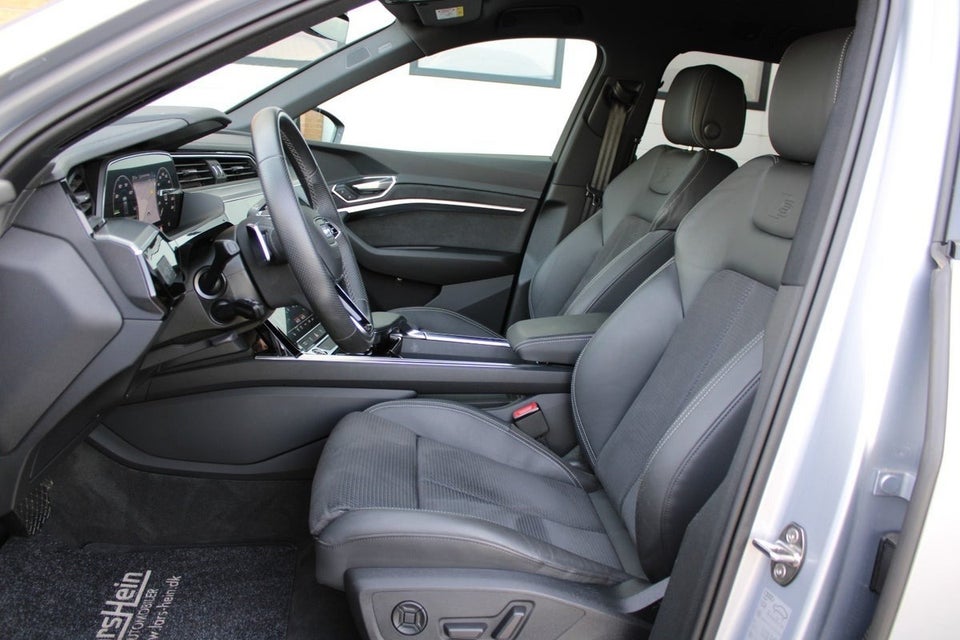 Audi e-tron 55 S-line quattro 5d