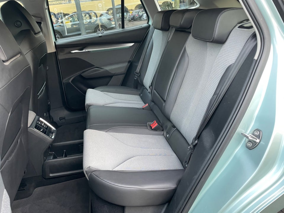 Skoda Enyaq 60 iV Plus 5d