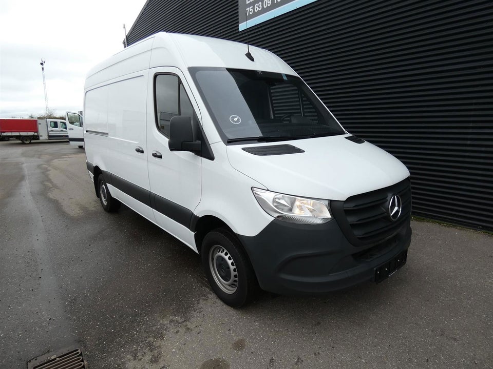 Mercedes Sprinter 319 2,0 CDi A2 Kassevogn aut. RWD