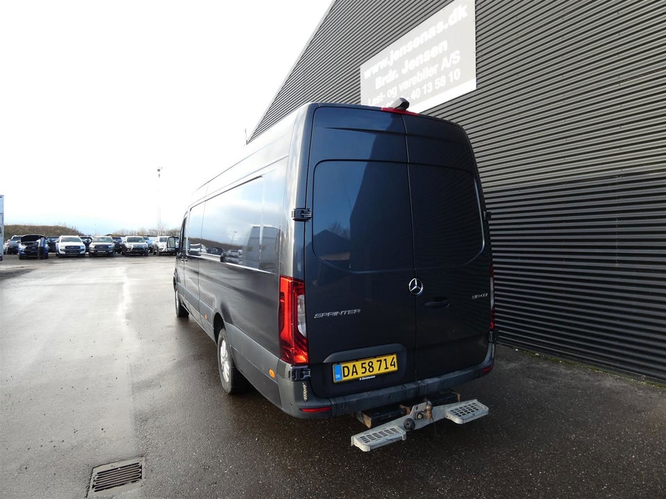 Mercedes Sprinter 319 3,0 CDi A4 Kassevogn aut. RWD