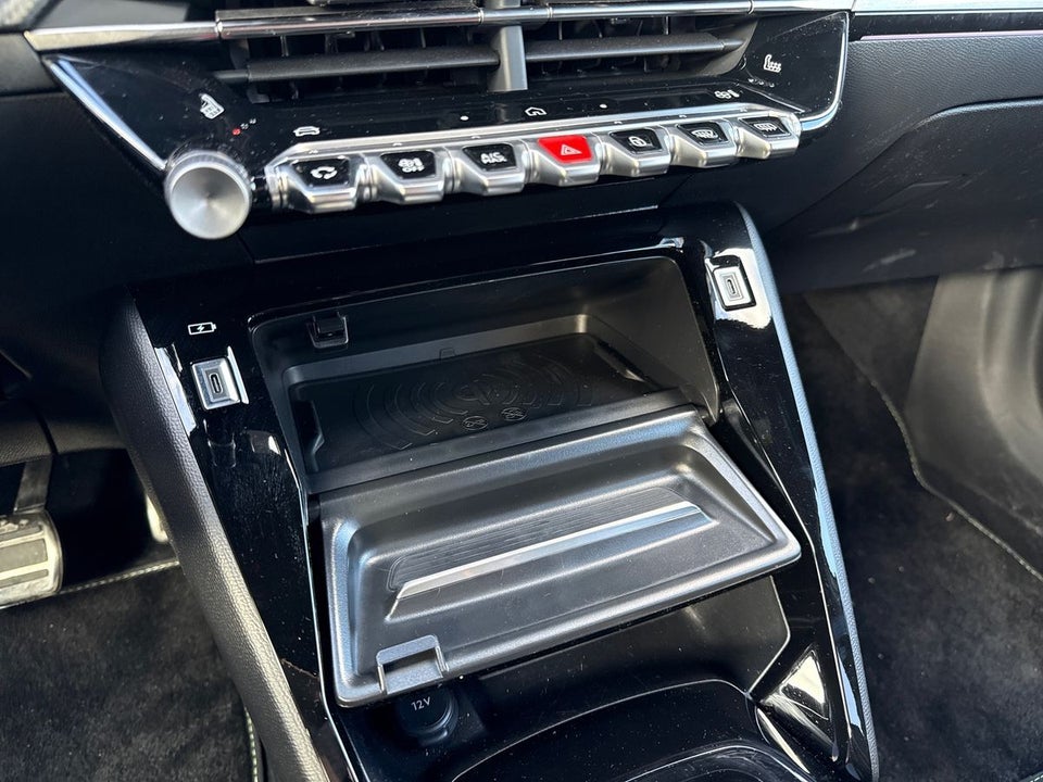 Peugeot e-2008 54 GT 5d