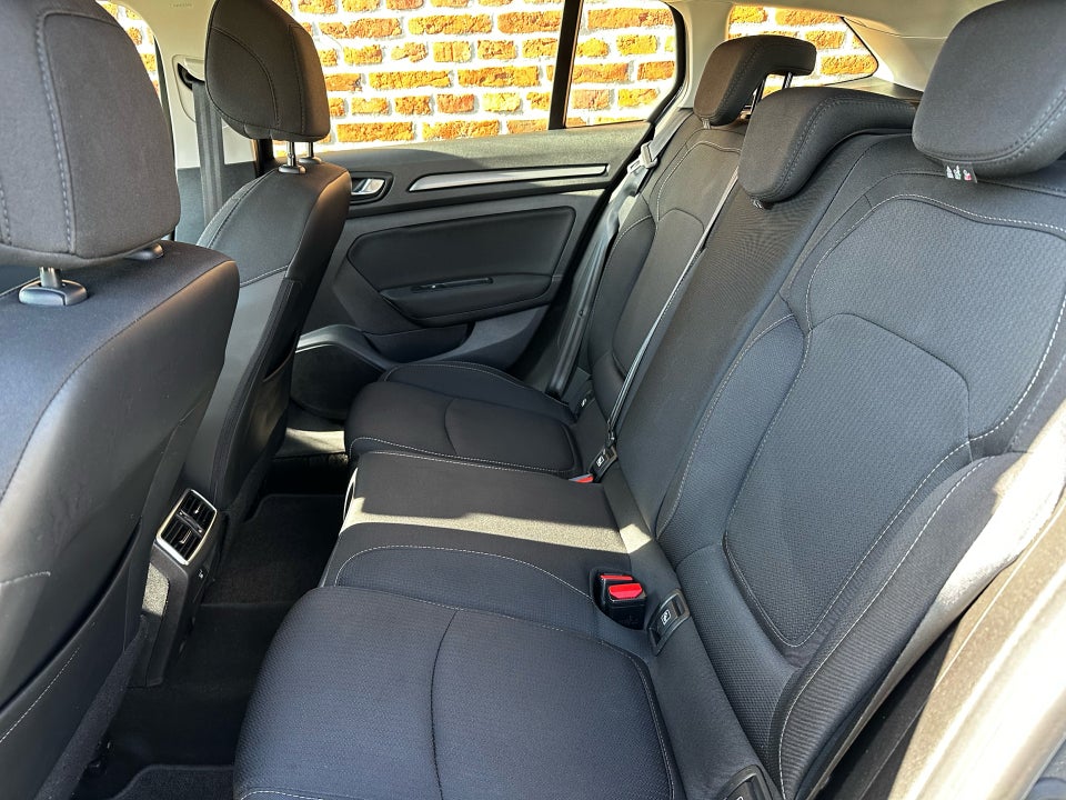 Renault Megane IV 1,3 TCe 140 Zen Sport Tourer 5d