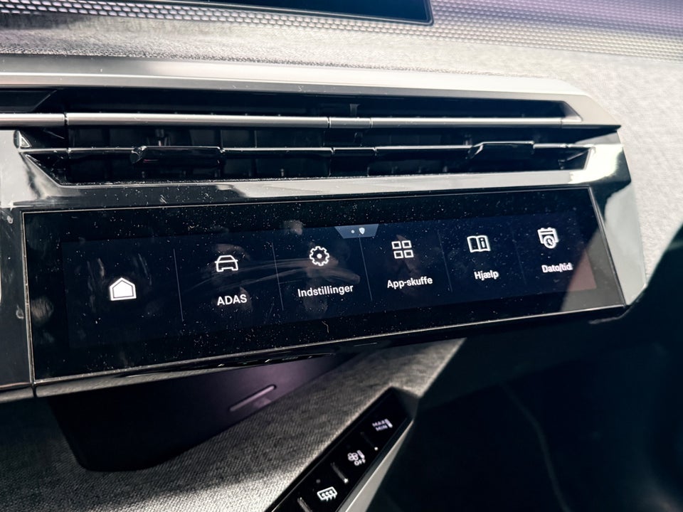 Peugeot e-3008 77 GT Pack 5d