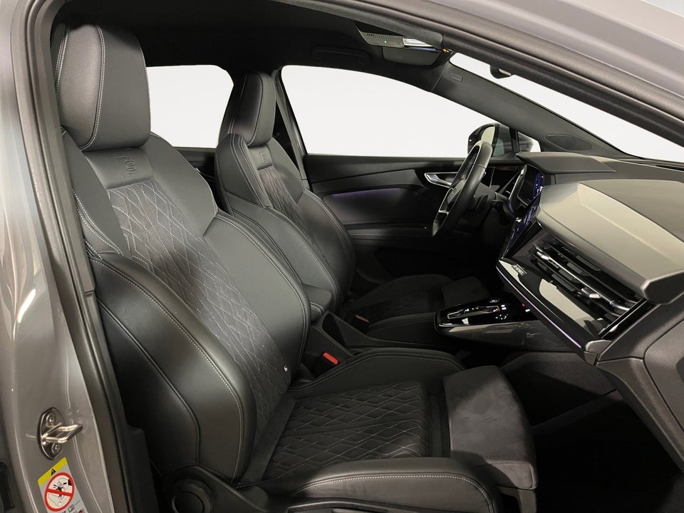 Audi Q4 e-tron 45 S-line quattro 5d
