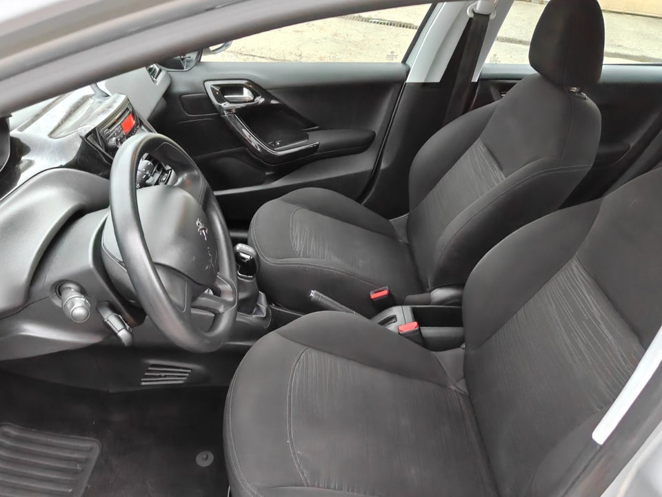 Peugeot 208 1,0 VTi Access 5d
