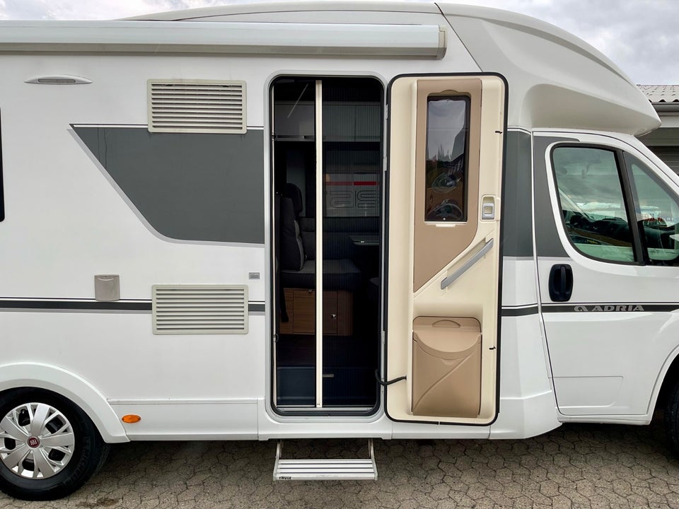 Fiat Adria 2,3 Coral Plus 670 SLT 3d