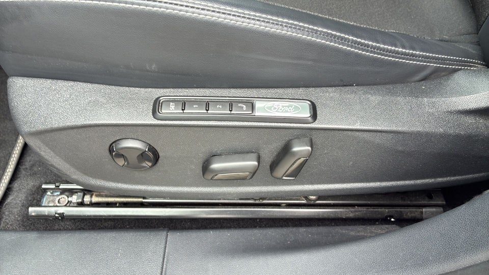 Ford Explorer 79 Premium Extended Range AWD 5d