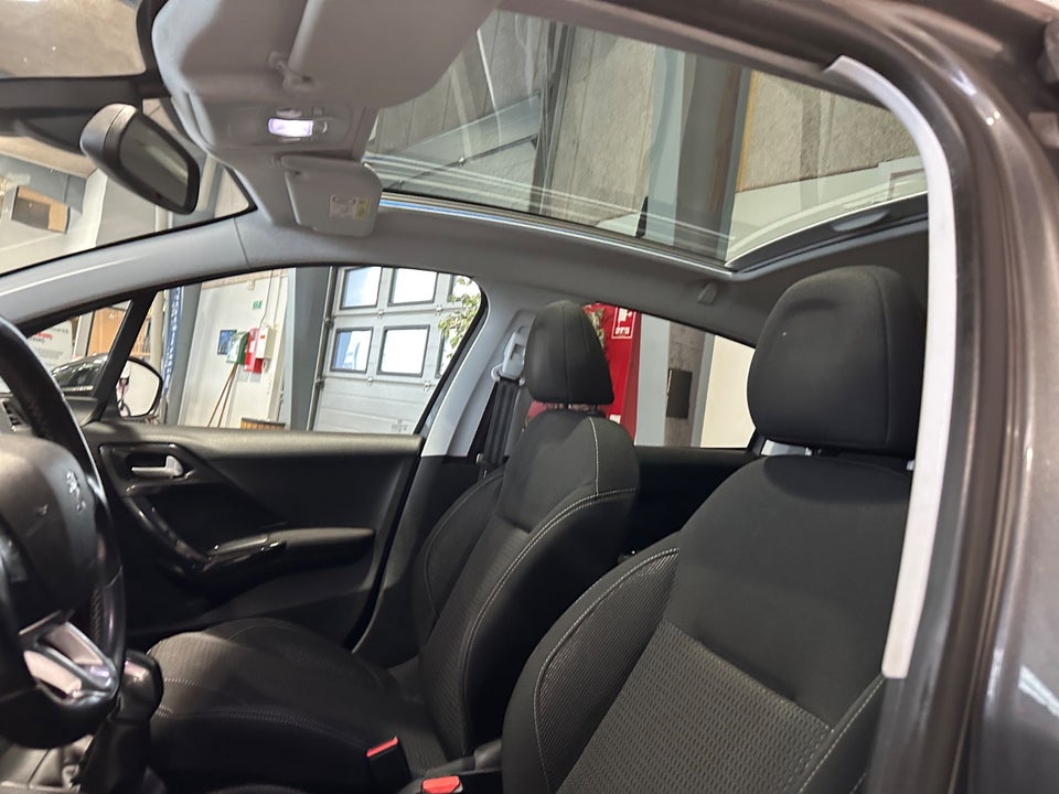 Peugeot 208 1,6 BlueHDi 100 Allure Sky 5d