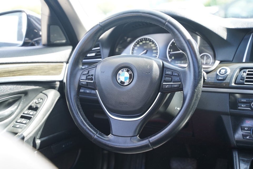 BMW 530d 3,0 Touring Luxury Line aut. 5d