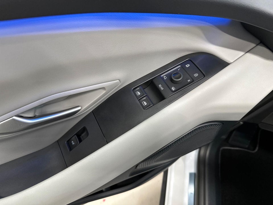 Ford Explorer 82 Premium Extended Range 5d