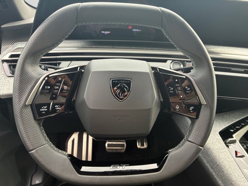 Peugeot e-3008 77 GT 5d