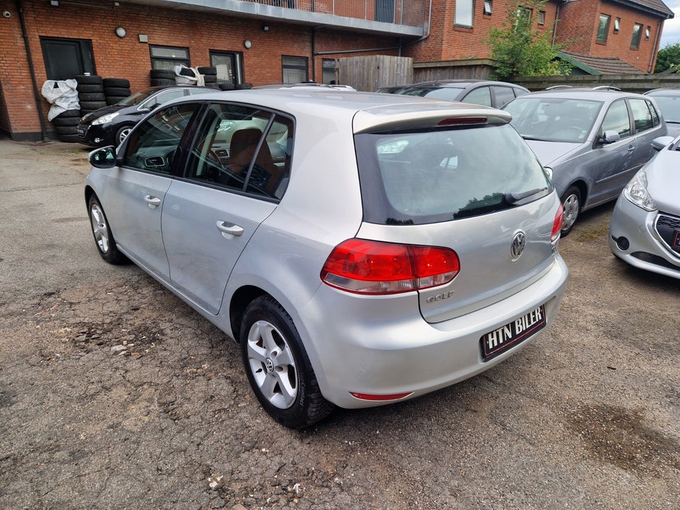 VW Golf VI 1,6 TDi 90 Trendline 5d