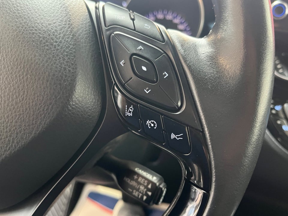 Toyota C-HR 1,8 Hybrid C-LUB Smart CVT 5d